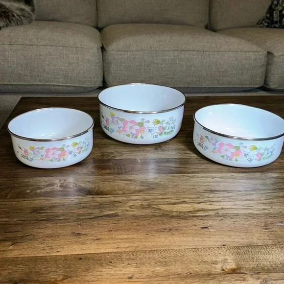Kobe Other - VTG Kobe Mixing Bowl Set of 3 Floral Pastel Enamel Nesting Flower Bowls JcPenny